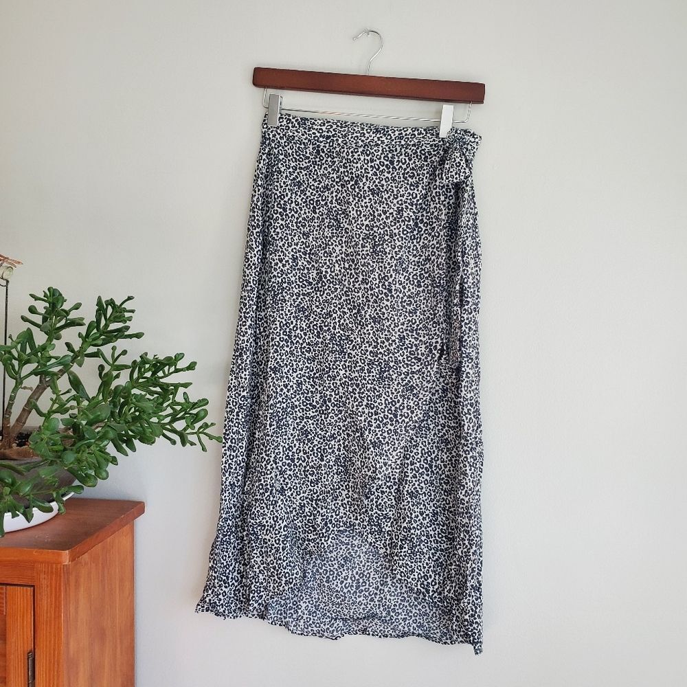 American Eagle leopard print Midi wrap skirt size small